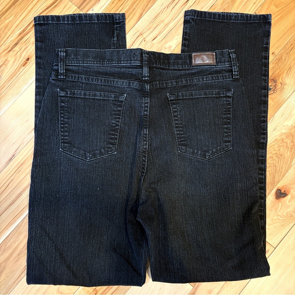 LEE CLASSIC FIT STRAIGHT LEG JEANS